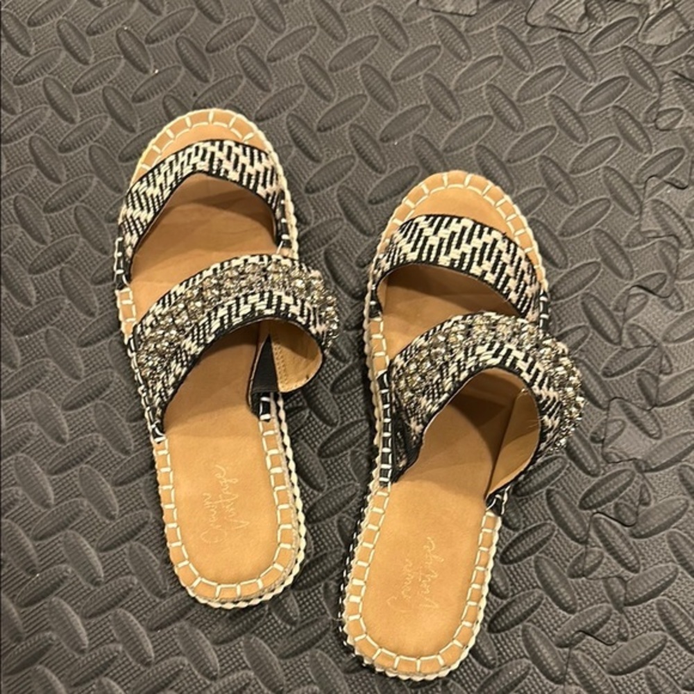 Crown Vintage Black and White Woven Sandals Size 7.5